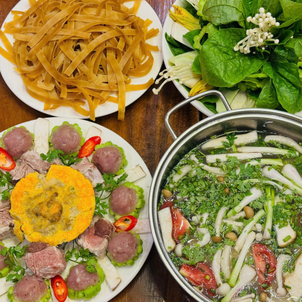 Lẩu chả cá thác lác khổ qua 