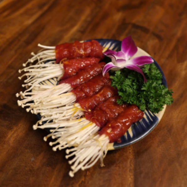 Bò Cuộn Nấm Kim Châm