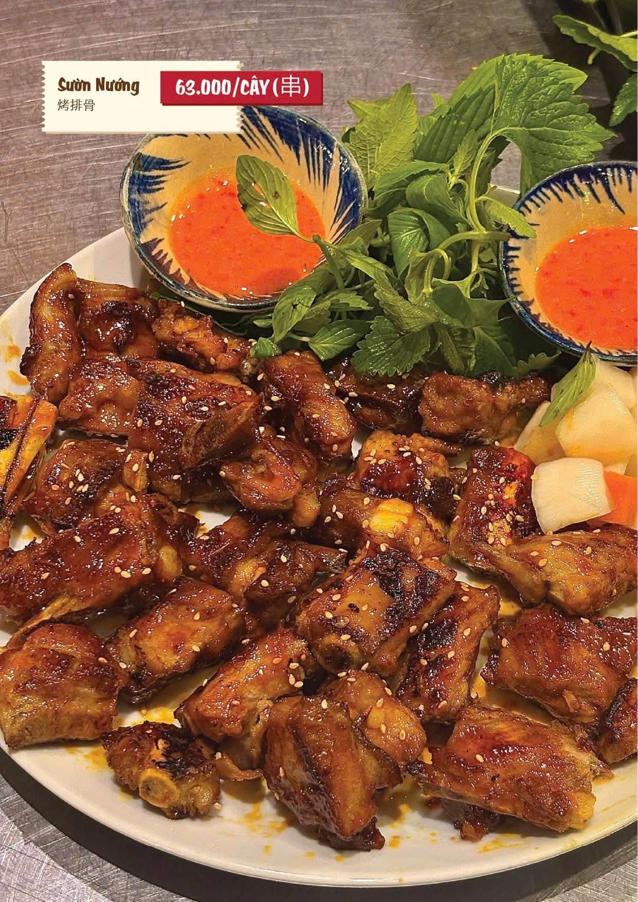 món sườn nướng tại lều nướng